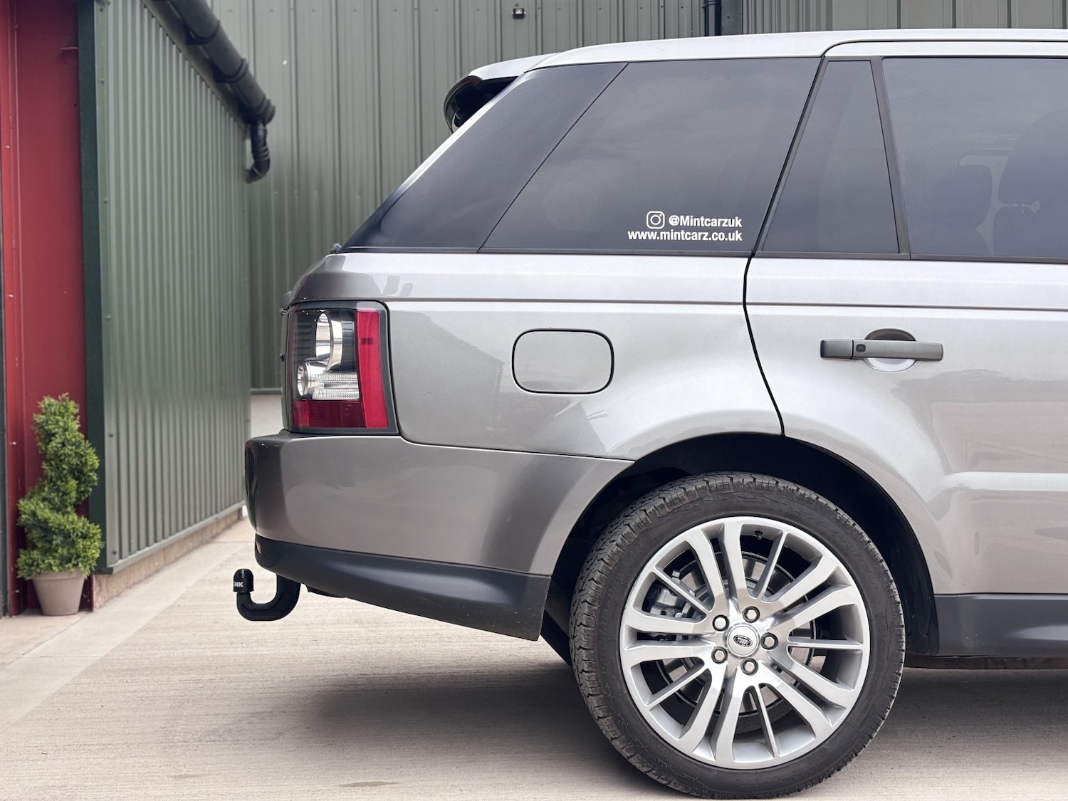 Used Land Rover Range Rover Sport 2010 for sale - 76897046: Photo 11