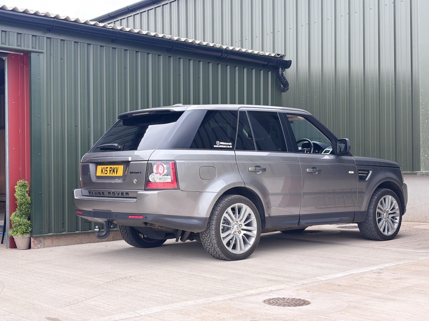 Used Land Rover Range Rover Sport 2010 for sale - 76897046: Photo 2