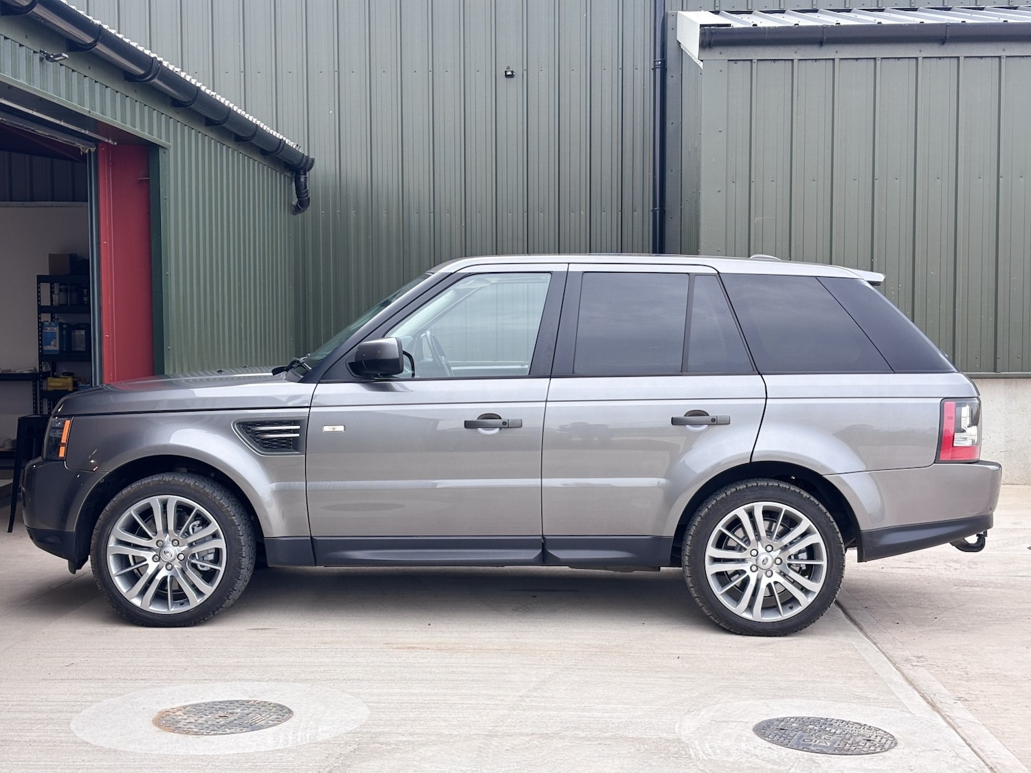 Used Land Rover Range Rover Sport 2010 for sale - 76897046: Photo 5