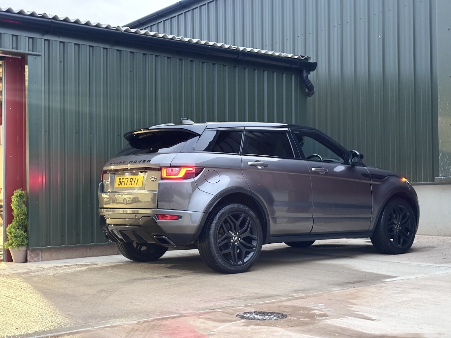 Used Land Rover Range Rover Evoque 2017 for sale - 76799105: Photo 2