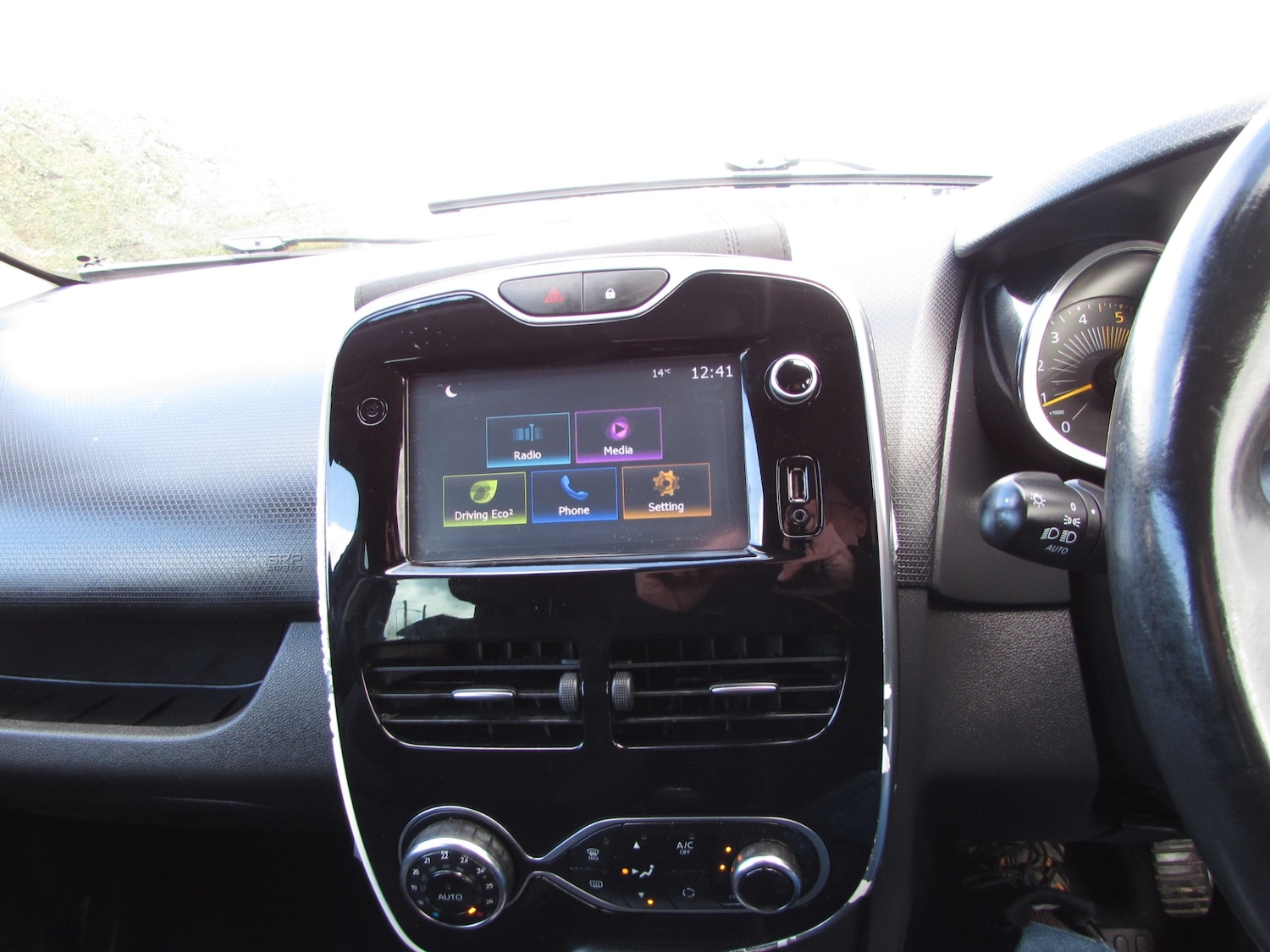 Used Renault Clio 2016 for sale - 77635732: Photo 12