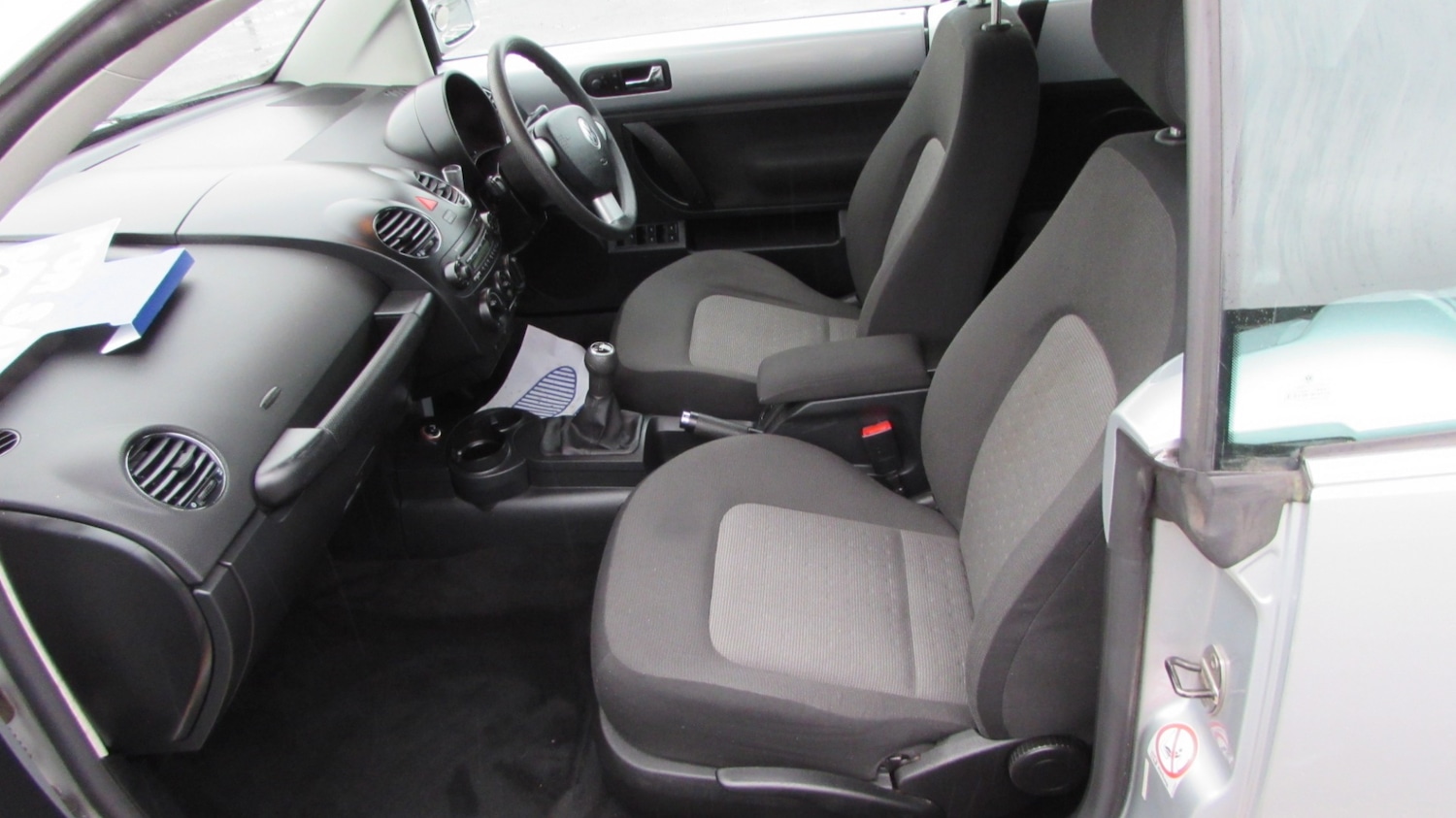 Used Volkswagen Beetle 2006 for sale - 77435316: Photo 9