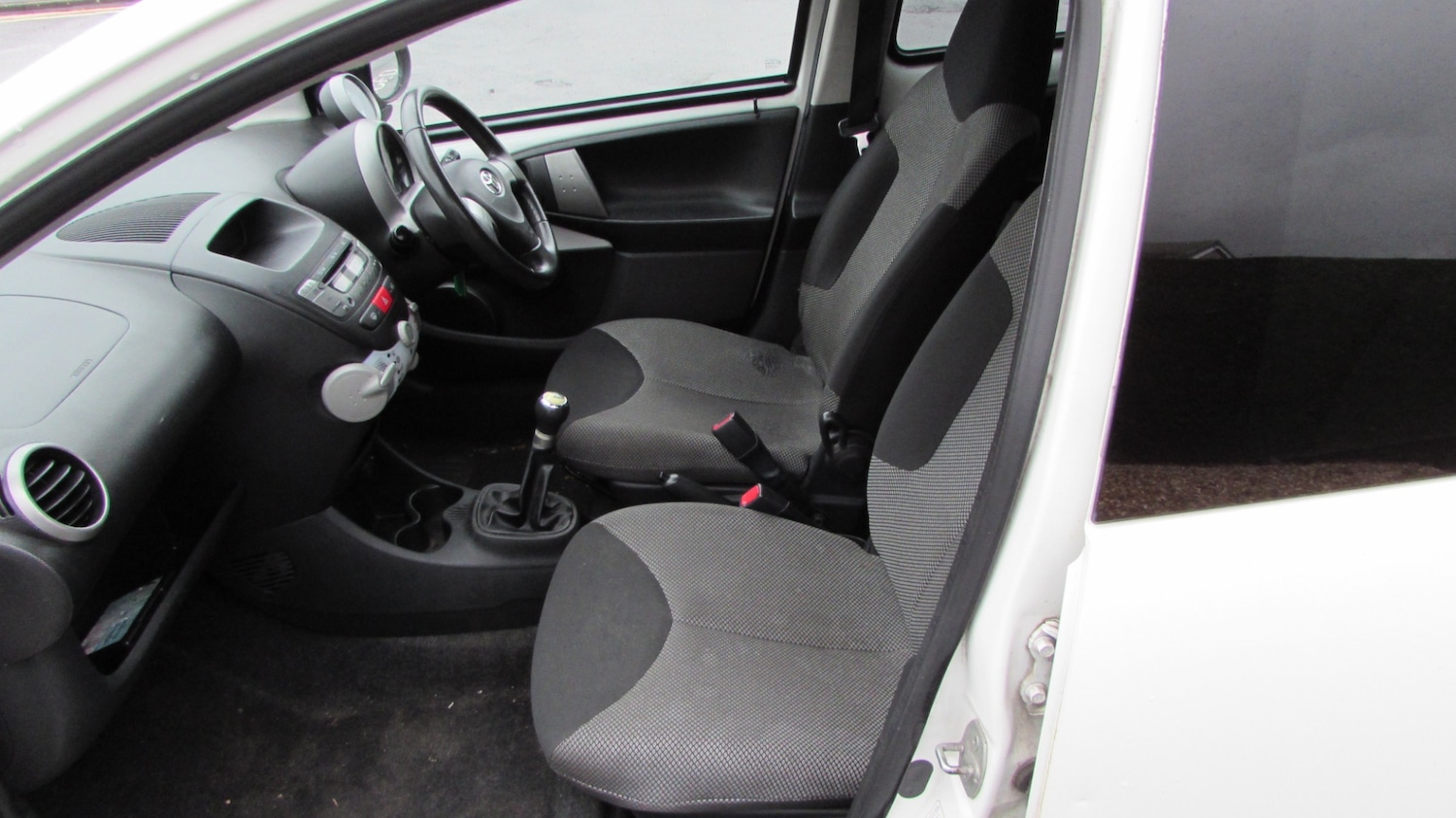 Used Toyota AYGO 2012 for sale - 77164806: Photo 7