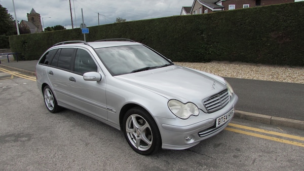 Used Mercedes-Benz C-Class 2005 for sale - 76177209: Photo 1