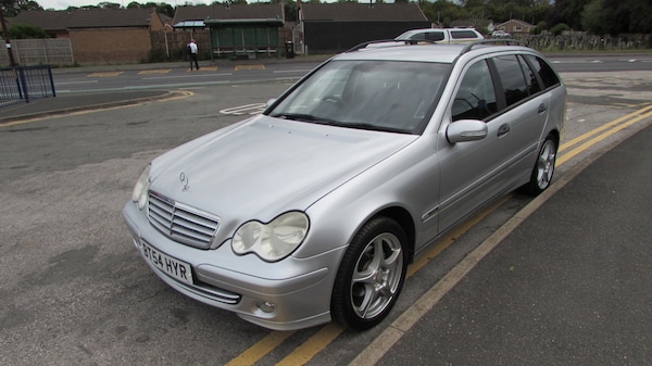 Used Mercedes-Benz C-Class 2005 for sale - 76177209: Photo 3