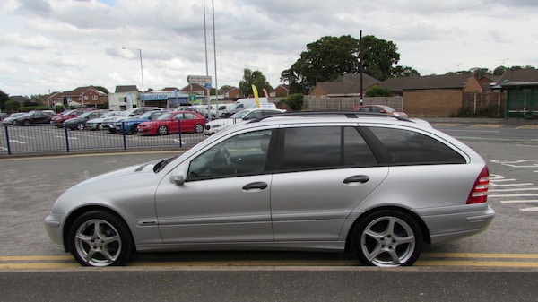 Used Mercedes-Benz C-Class 2005 for sale - 76177209: Photo 4