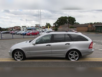 Used Mercedes-Benz C-Class 2005 for sale - 76177209: Photo 4