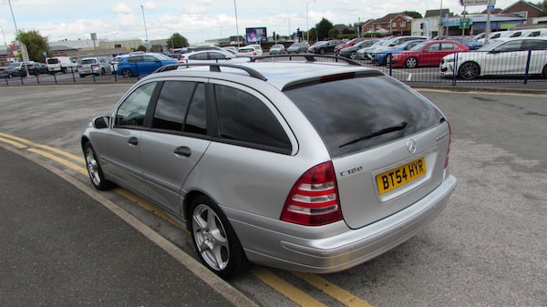 Used Mercedes-Benz C-Class 2005 for sale - 76177209: Photo 5