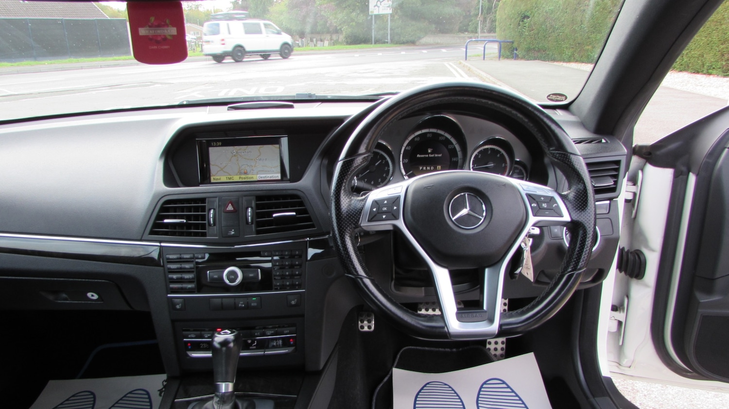 Used Mercedes-Benz E Class 2011 for sale - 77997623: Photo 13