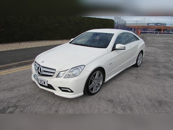 Used Mercedes-Benz E Class 2011 for sale - 77997623: Photo