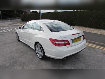 Used Mercedes-Benz E Class 2011 for sale - 77997623: Photo