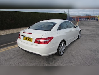 Used Mercedes-Benz E Class 2011 for sale - 77997623: Photo