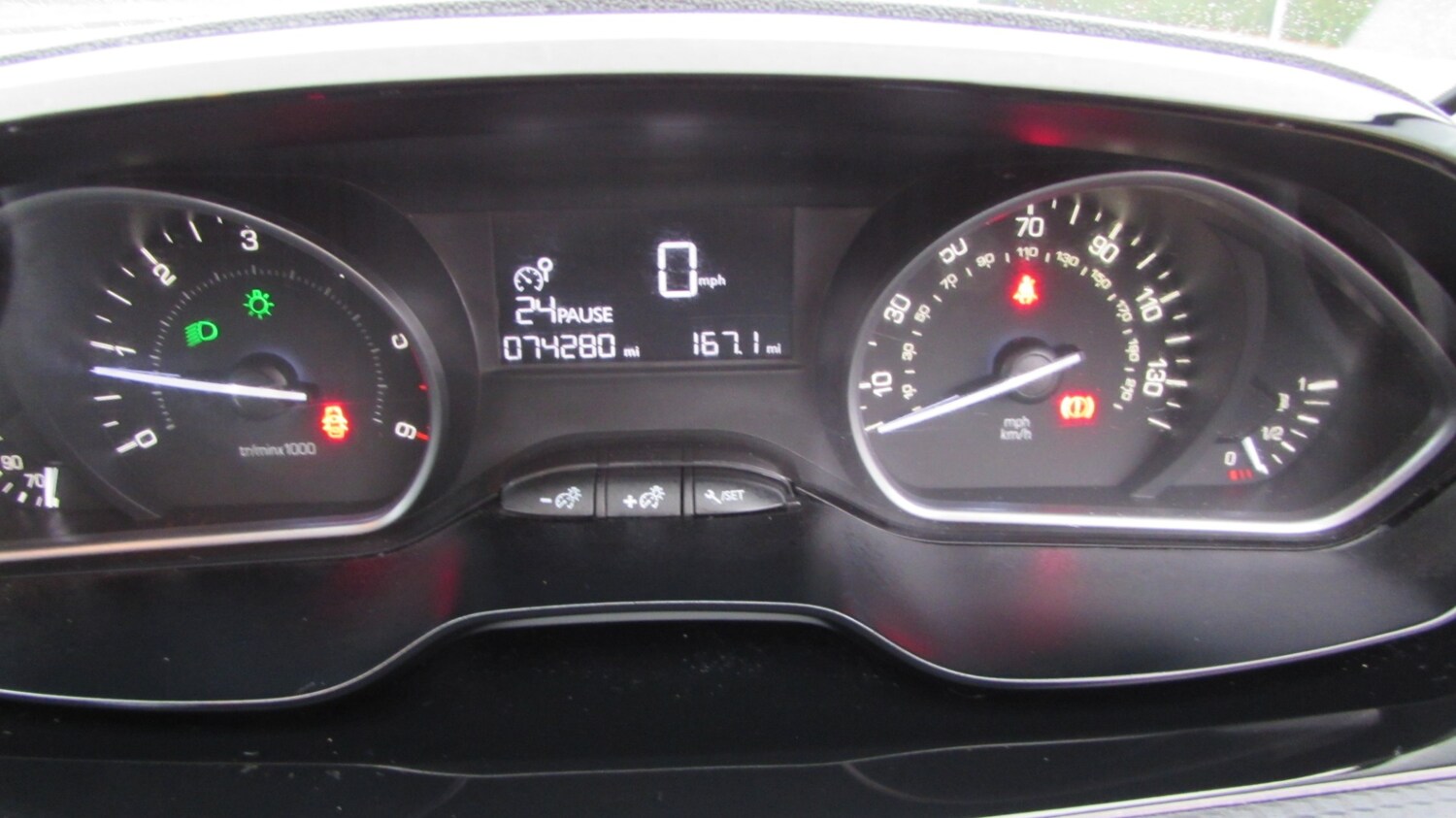 Used Peugeot 2008 2015 for sale - 77501868: Photo 14