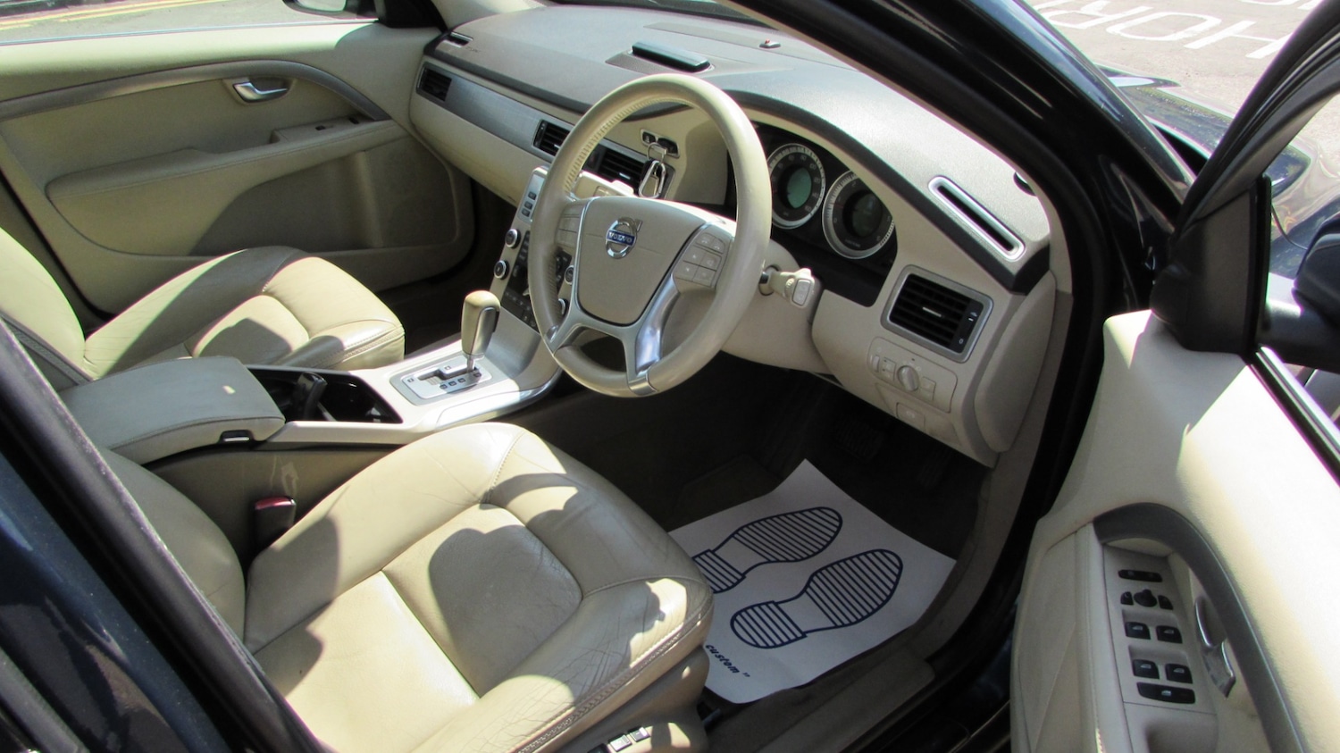 Used Volvo XC70 2011 for sale - 76807105: Photo 10