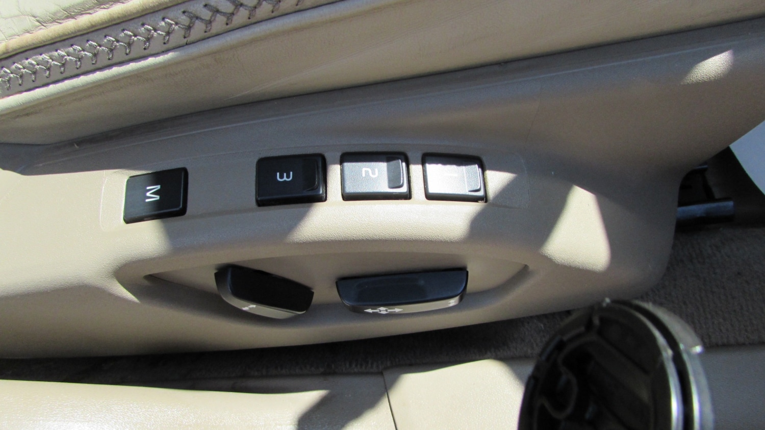 Used Volvo XC70 2011 for sale - 76807105: Photo 11