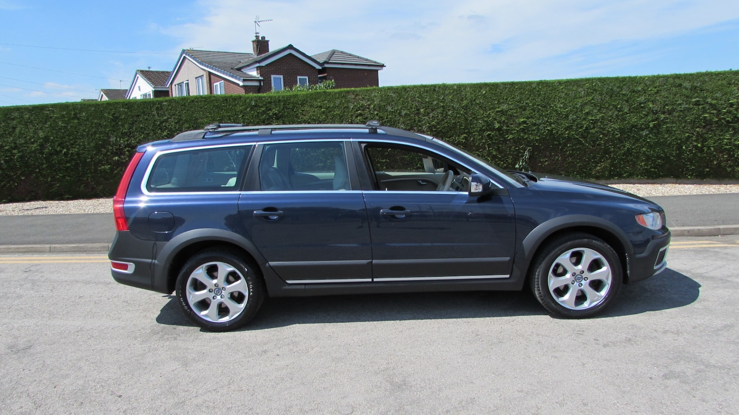 Used Volvo XC70 2011 for sale - 76807105: Photo 4