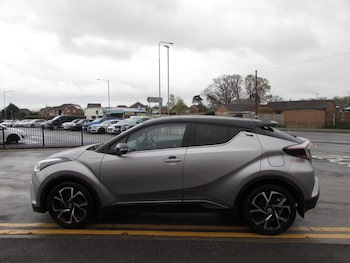 Used Toyota C-HR 2017 for sale - 78254204: Photo