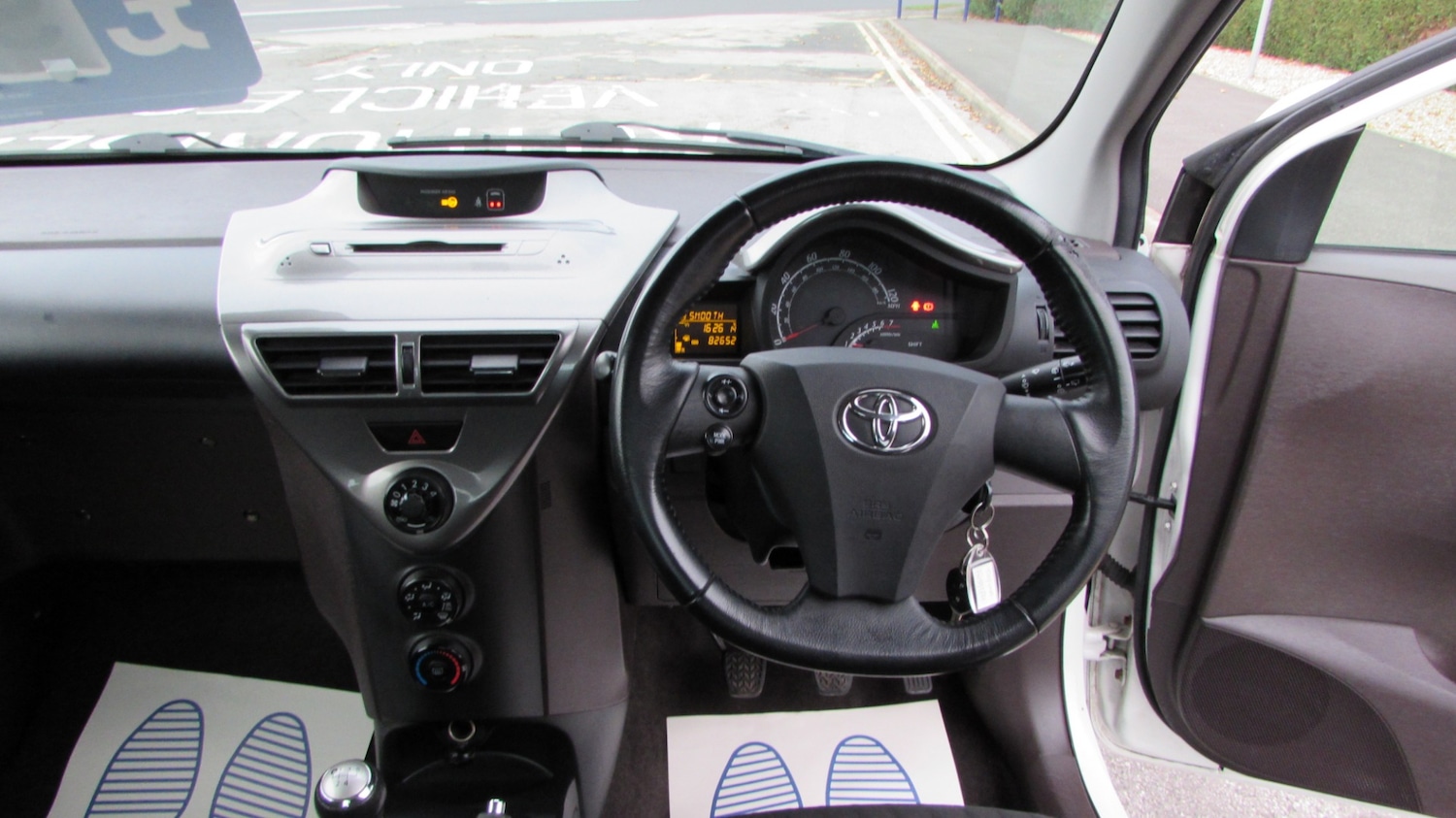 Used Toyota IQ 2009 for sale - 76505645: Photo 12