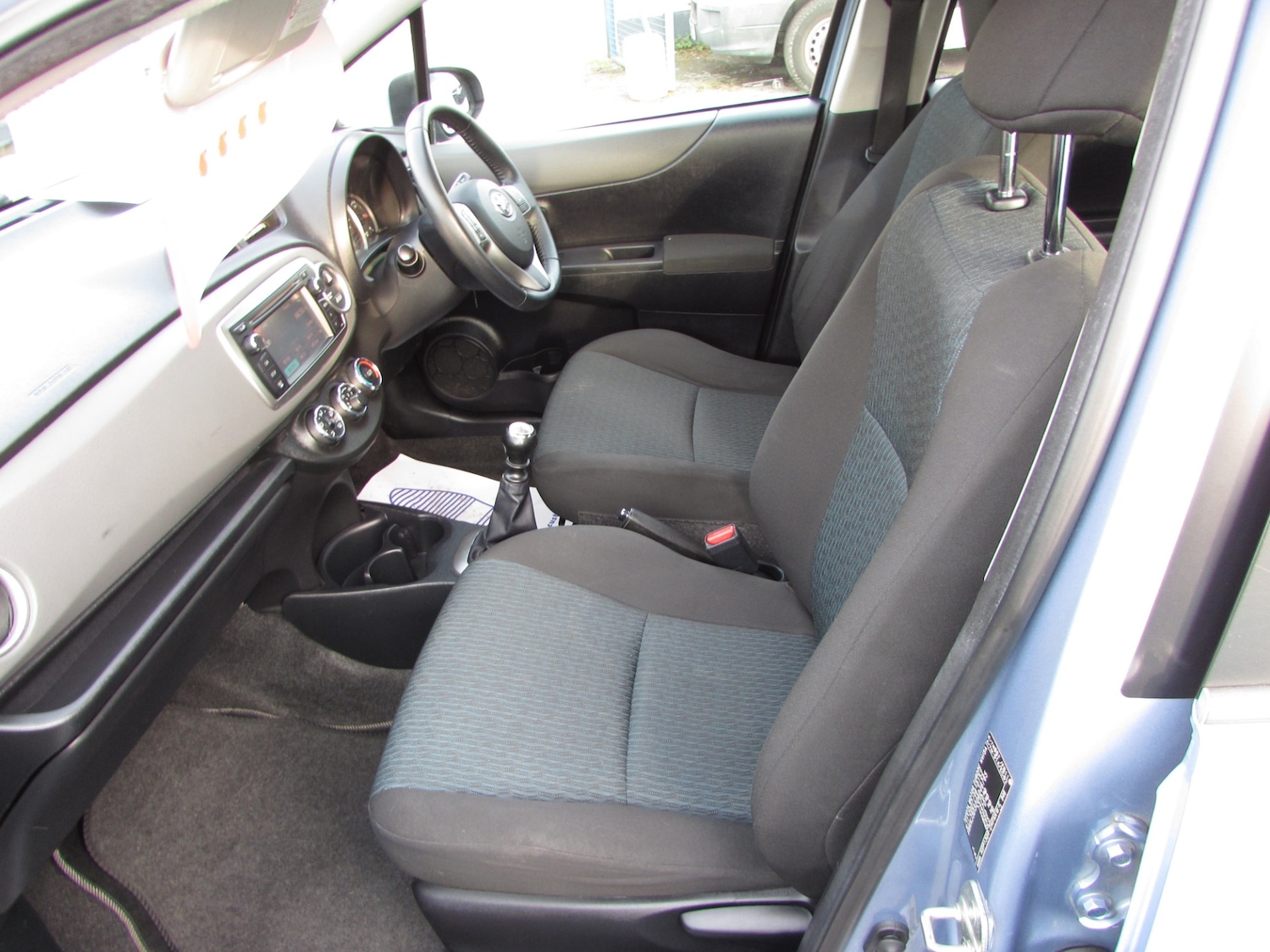 Used Toyota Yaris 2012 for sale - 77965573: Photo 3