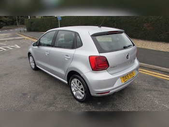 Used Volkswagen Polo 2015 for sale - 76526157: Photo