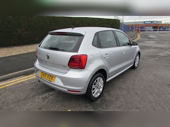 Used Volkswagen Polo 2015 for sale - 76526157: Photo