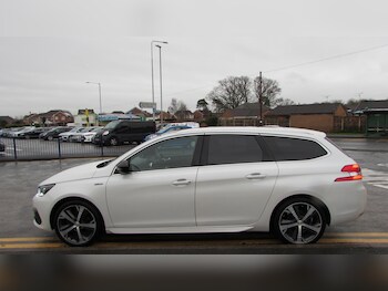Used Peugeot 308 2018 for sale - 76982918: Photo