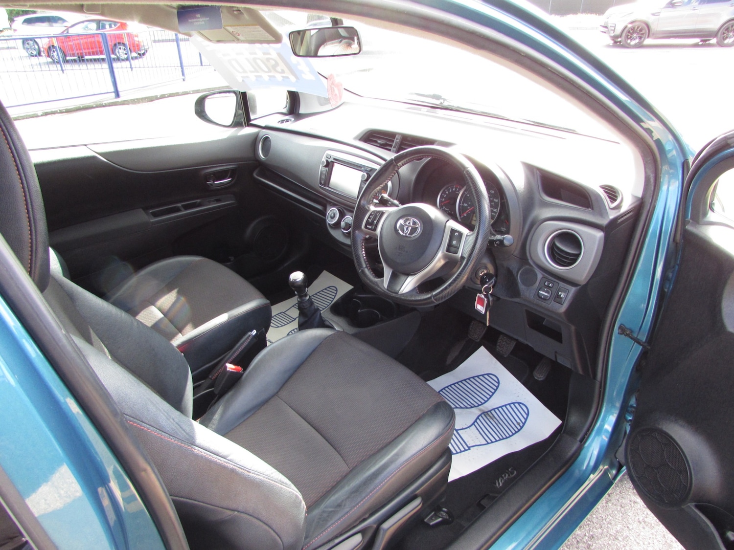 Used Toyota Yaris 2013 for sale - 77889260: Photo 14