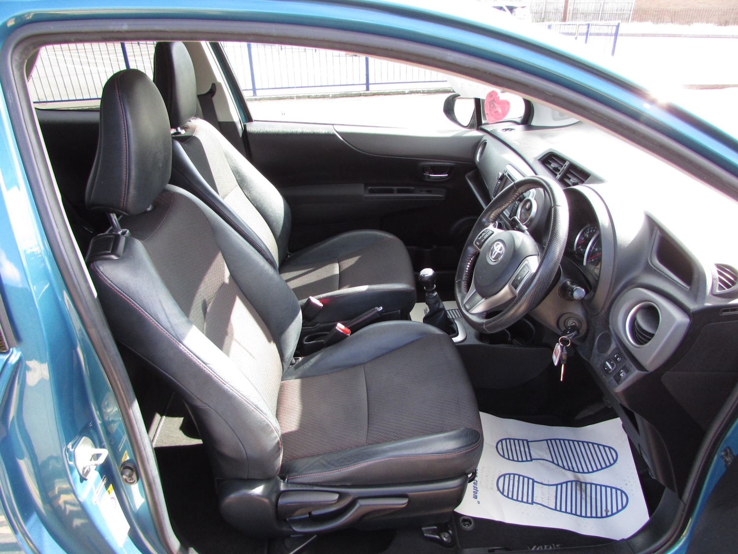 Used Toyota Yaris 2013 for sale - 77889260: Photo 17