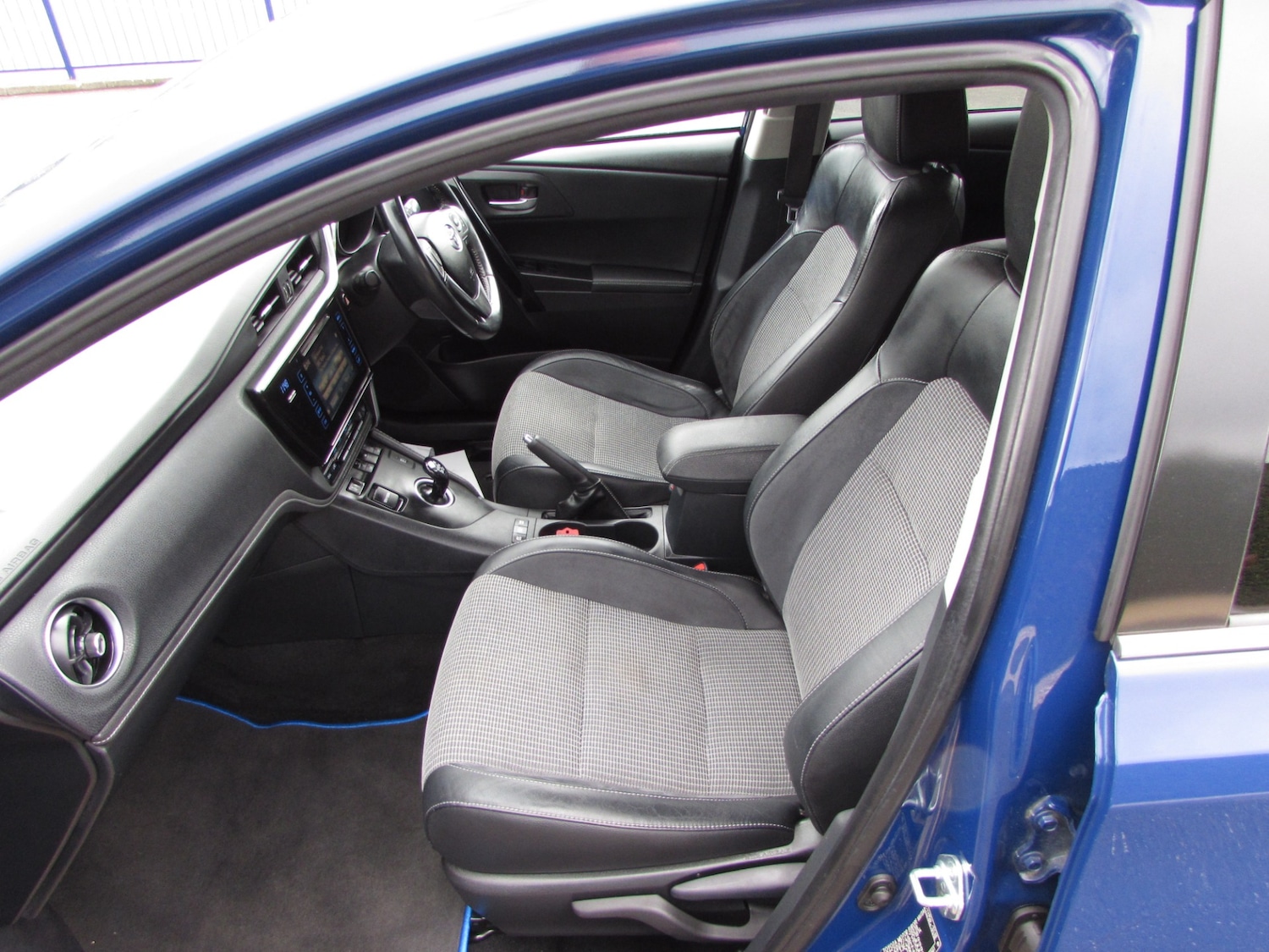 Used Toyota Auris 2017 for sale - 77873701: Photo 9