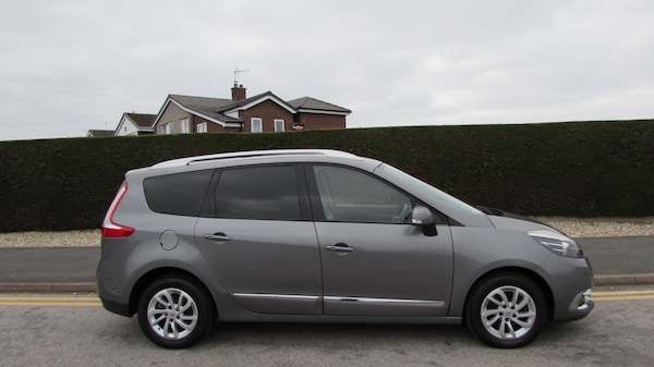 Used Renault Grand Scenic 2016 for sale - 74050931: Photo 8