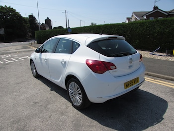 Used Vauxhall Astra 2015 for sale - 79177255: Photo
