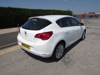 Used Vauxhall Astra 2015 for sale - 79177255: Photo