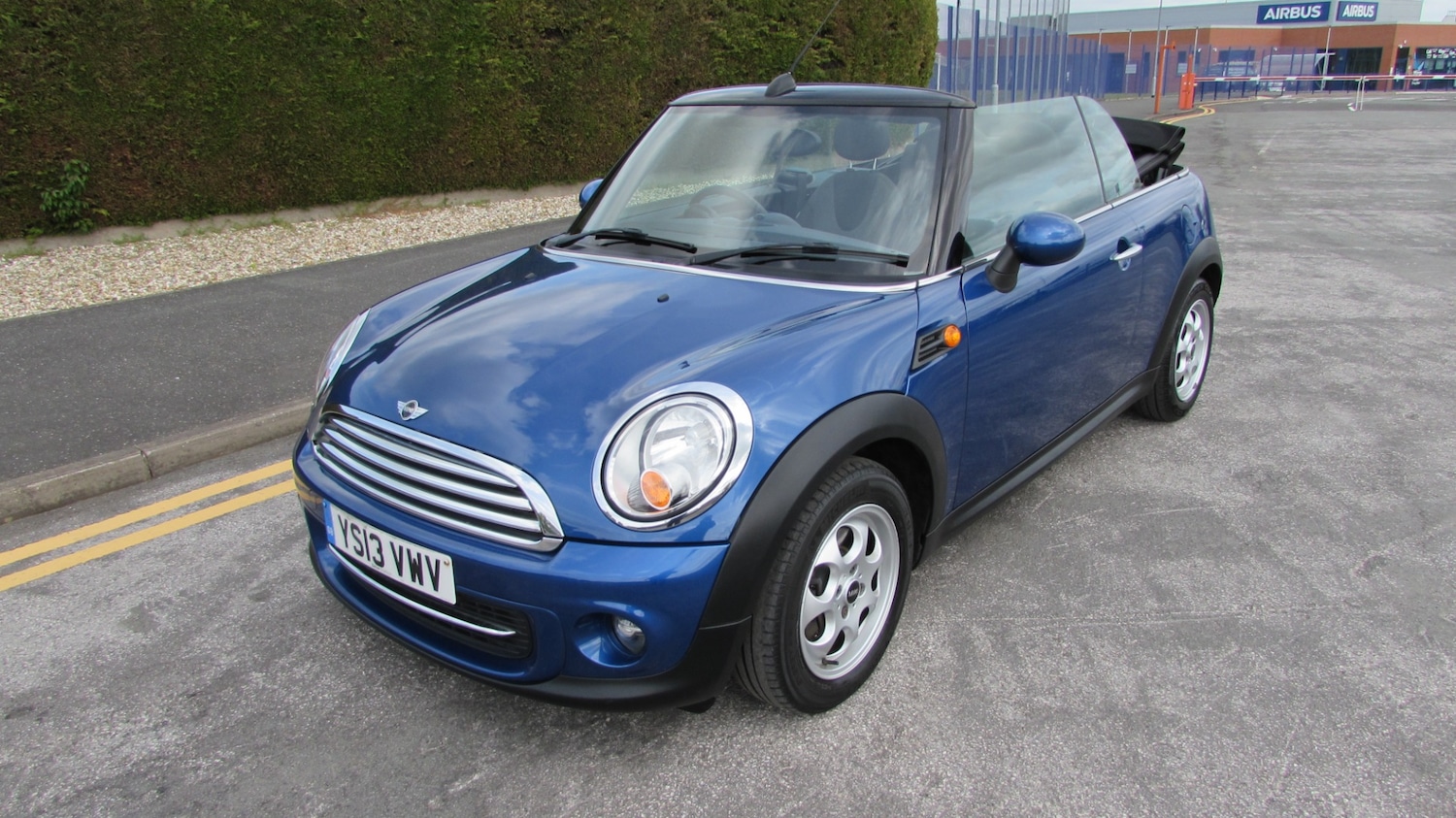 Used MINI Convertible 2013 for sale - 78106022: Photo 2
