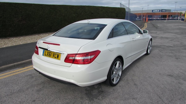 Used Mercedes-Benz E-Class 2011 for sale - 76221916: Photo 4