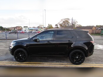 Used Land Rover Discovery Sport 2017 for sale - 76427858: Photo