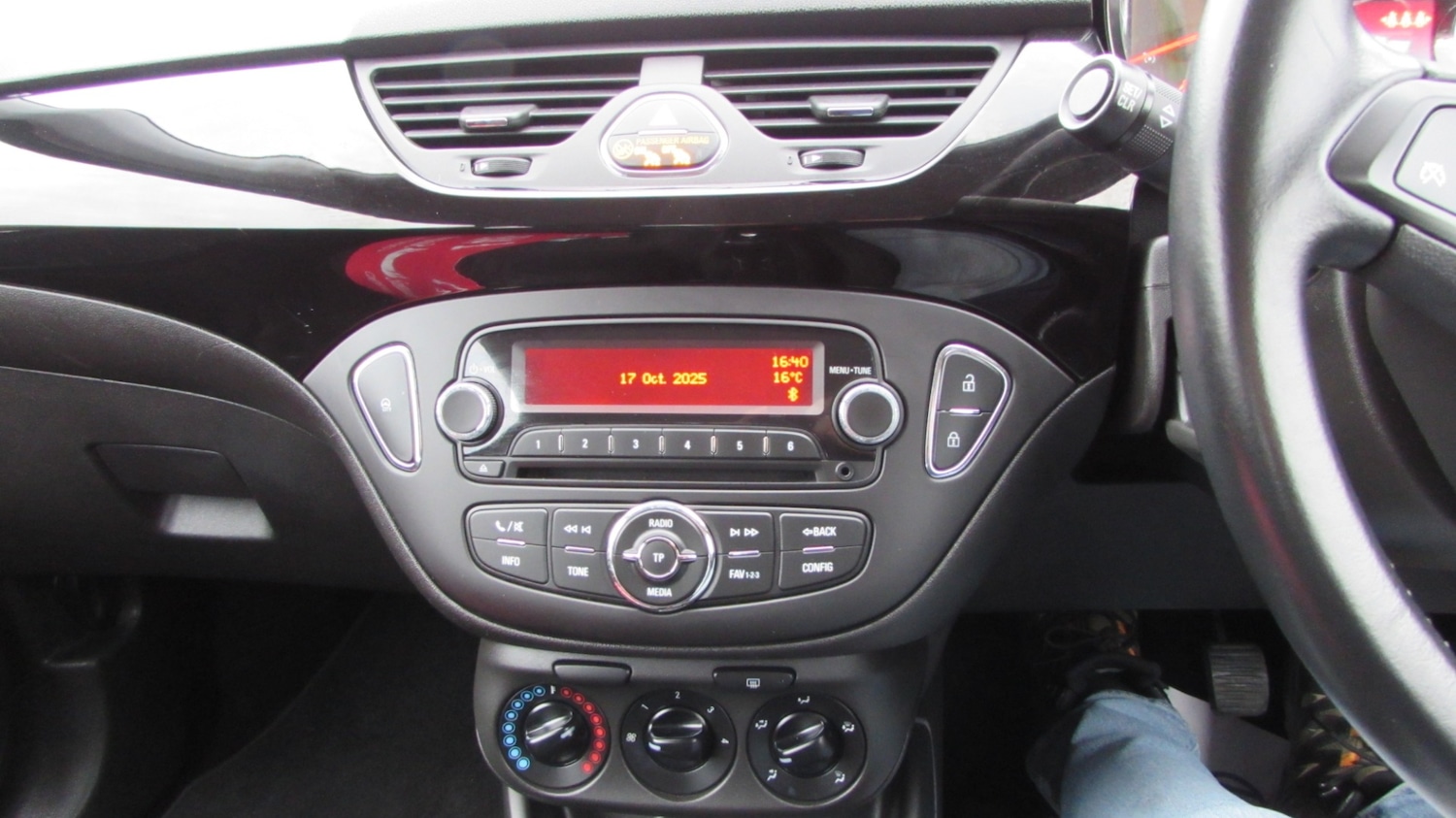 Used Vauxhall Corsa 2015 for sale - 76220333: Photo 12