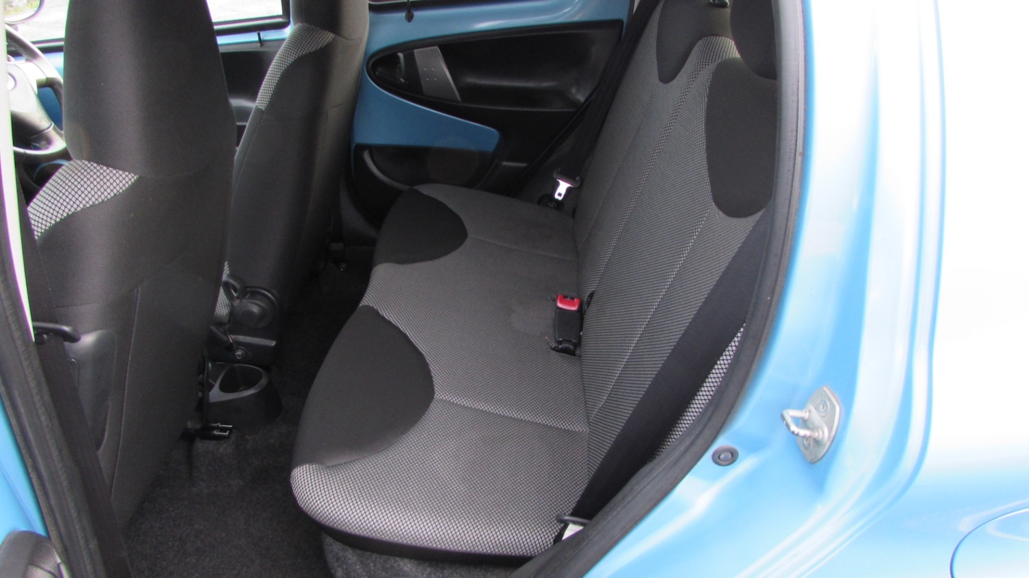 Used Toyota AYGO 2013 for sale - 76919223: Photo 10