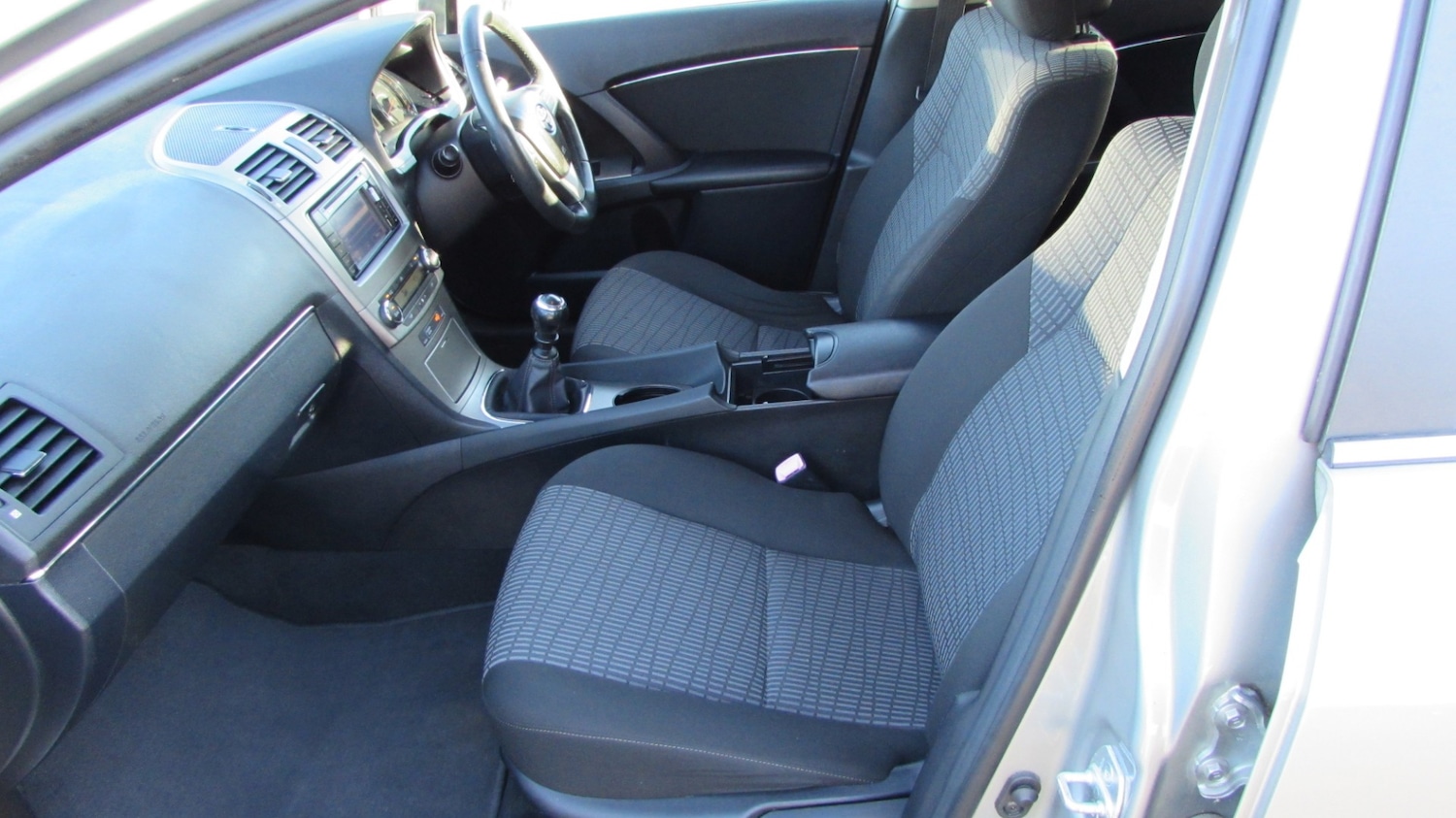 Used Toyota Avensis 2010 for sale - 76694040: Photo 9