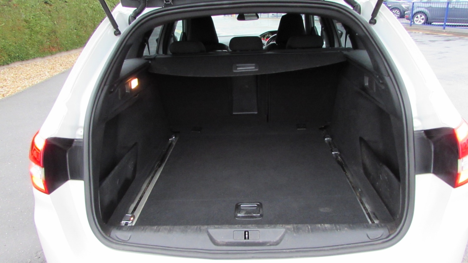 Used Peugeot 308 2018 for sale - 77247877: Photo 12