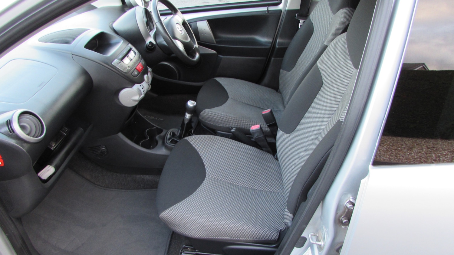 Used Toyota AYGO 2014 for sale - 77339638: Photo 9