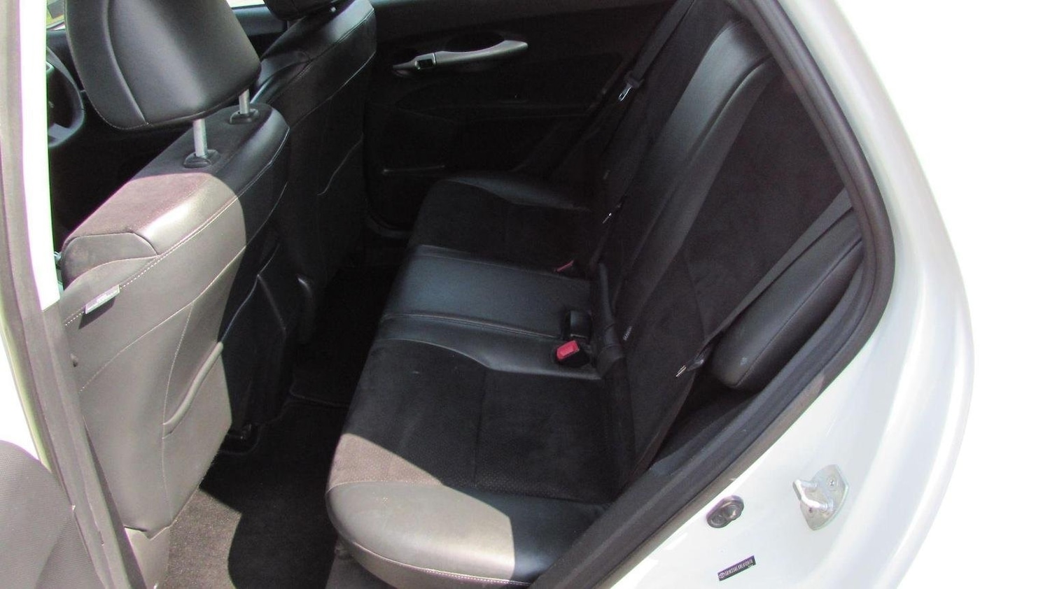 Used Toyota Auris 2010 for sale - 76817483: Photo 11