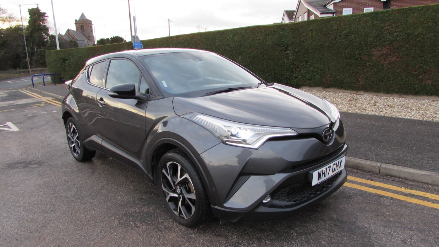 Used Toyota C-HR 2017 for sale - 76652732: Photo 1