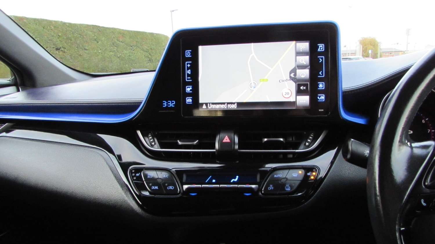 Used Toyota C-HR 2017 for sale - 76652732: Photo 13