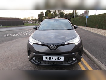 Used Toyota C-HR 2017 for sale - 76652732: Photo