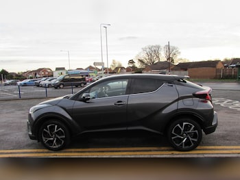 Used Toyota C-HR 2017 for sale - 76652732: Photo