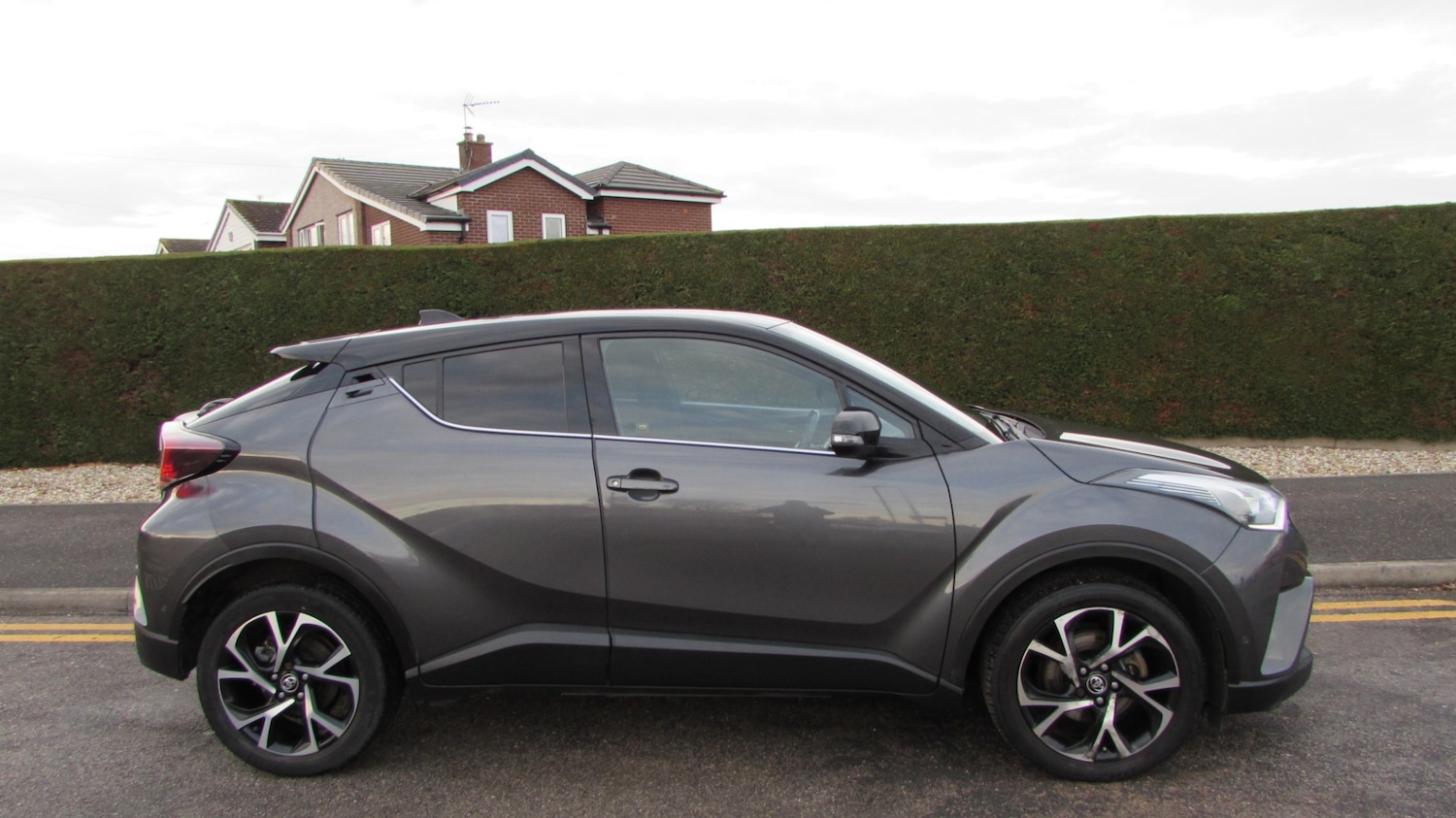 Used Toyota C-HR 2017 for sale - 76652732: Photo 8