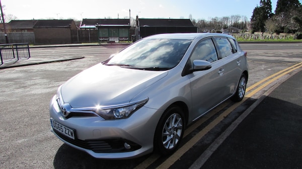 Used Toyota Auris 2015 for sale - 73838218: Photo 3