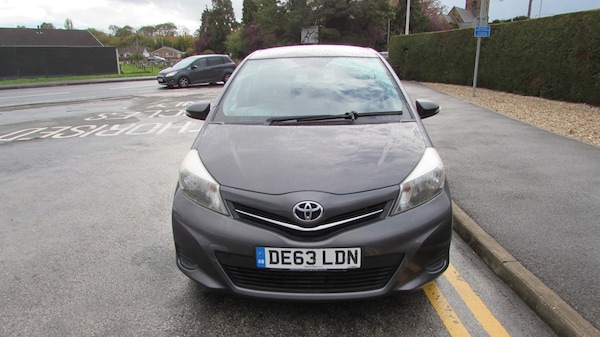 Used Toyota Yaris 2013 for sale - 76316559: Photo 2