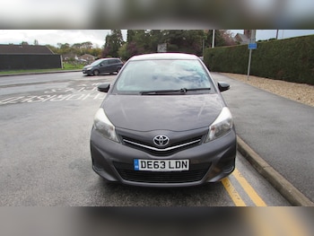 Used Toyota Yaris 2013 for sale - 76316559: Photo 2