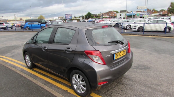Used Toyota Yaris 2013 for sale - 76316559: Photo 5